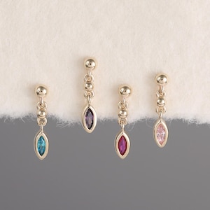 Pendiente colgante de oro macizo de 14 quilates con piedra natal en forma de marquesa • Pequeño pendiente de bola para cartílago y hélix con parte trasera plana sin rosca • Joyería minimalista para piercing de lóbulo con circonitas cúbicas