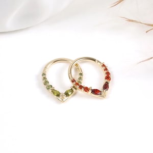 Clicker per elice in oro massiccio 14 carati con pietra portafortuna • Cerchietto a cerchio per cartilagine in oro • Anello per naso con granato e zirconi cubici, piercing per daith e conch, 18g