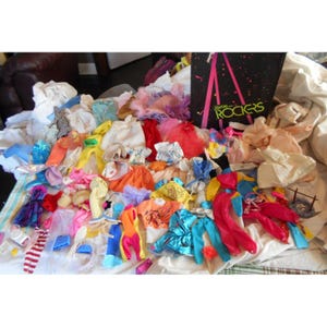 Beautiful Lot of 9 Vintage Barbie Dolls from 70's,80's and 90's + Barbie Book