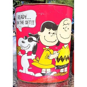 Snoopy Peanuts Lucy Charlie Brown Red Metal Cheinco Trash Can 1969 Waste Basket