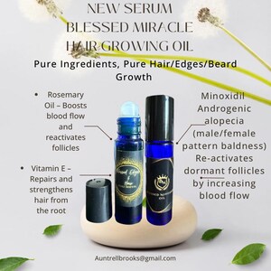 Puede incluir: Dos botellas de vidrio azul de aceite para el crecimiento del cabello con tapas negras, etiquetadas como "Blessed Edges" y "Blessed Minoxidil Oil". El texto de la imagen promueve el crecimiento del cabello con ingredientes puros. La imagen también incluye texto sobre aceite de romero y vitamina E.