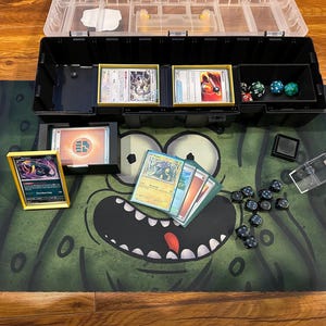 Modulair TCG-deckopslagsysteem | Kaarthouder voor 60 kaarten | MTG Pokémon Yu-Gi-Oh Deck Box Organizer | Multi Deck-draagkoffer – Deck Capsule™