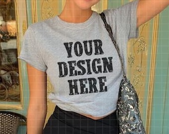 Gildan 5000B sport grijs baby-T-shirt mockup Y2K baby-T-model trendy jaren 90 baby-T-model crop top baby-T-model Y2K esthetisch model