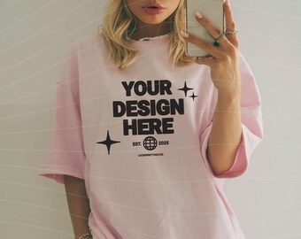 Comfortkleuren bloesem C1717-mockup, mock-up T-shirt bloesem, voorkant van 1717 extra groot t-shirt, mock-up lifestyle outdoor, streetwear-mockups