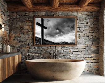 Impresión de cruz de montaña - Paisaje de cielo tormentoso en blanco y negro