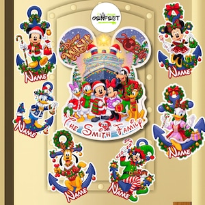 Pode incluir: Uma coleção de enfeites de Natal com tema Disney, apresentando Mickey Mouse, Minnie Mouse, Pato Donald, Margarida, Pateta e Pluto. Os designs incluem âncoras, guirlandas e um gráfico central de navio de cruzeiro com o texto Disney Wish 2026.