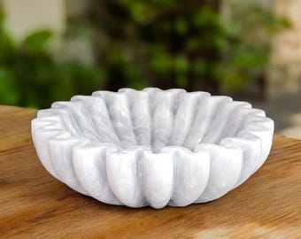 Cuenco con volantes de mármol blanco, cuenco decorativo festoneado, cuenco para servir frutas de hueso natural, plato de anillo para cocina y oficina, centro de mesa.