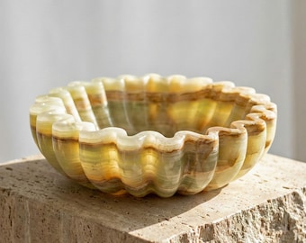 Handcrafted Onyx Marble Ruffle Bowl, Scalloped Bowl, Marble Fruit Bowl, Table Centerpiece, Natural Stone Flower Bowl, Round Serving Bowl