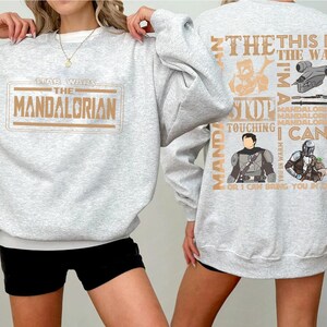 2 Sided The Mandalorian Infographic Comfort Colors Shirt, Mandalorian Vintage Shirt, Starwars Characters Shirt, Mandalorian 90S Bootleg Tee afbeelding 5