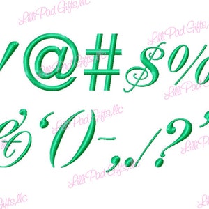 Puede incluir: Signos de puntuaci&oacute;n bordados en verde, incluyendo un signo de exclamaci&oacute;n, arroba, almohadilla, signo de d&oacute;lar, porcentaje, coma, ap&oacute;strofe, par&eacute;ntesis abierto, guion, punto, barra inclinada y comillas.