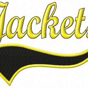 Puede incluir: Texto bordado amarillo que dice "Jackets" con un diseño curvo negro y amarillo debajo.