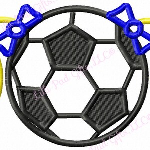 Fußball - Schweineschwänzchen und Schleifen Applikation - Stickdatei, Maschinenstickdatei - 4 Größen