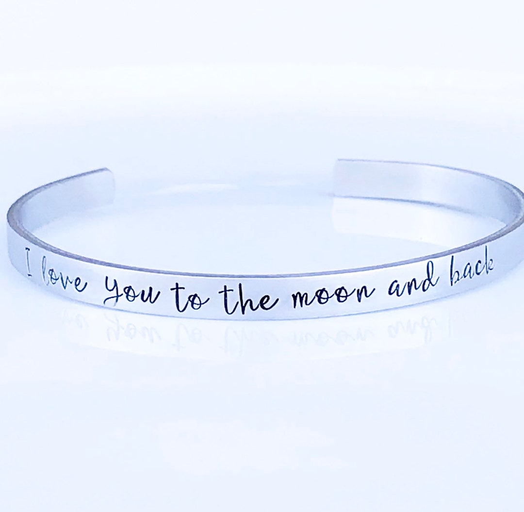 Personalized Bracelet for Mom - I Love You to the Moon and Back ...