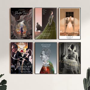 Può includere: Una collezione di sei poster cinematografici incorniciati per il film "Phantom Thread". I poster presentano vari stili artistici, tra cui illustrazioni e ritratti di attori. La tavolozza dei colori include nero, bianco e sfumature di verde, marrone e blu.