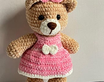 Patrón de amigurumi de osito de peluche rosa en PDF / Osa niña con vestido / Patrón de peluche adorable / Ideal para principiantes / Tutorial en inglés