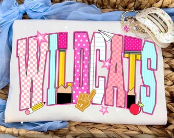 Wildcats PNG, design colorato per la maglietta con la mascotte del ritorno a scuola, spirito scolastico PNG, file per sublimazione