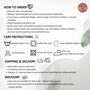 Puede incluir: Un gr&aacute;fico blanco con texto que detalla c&oacute;mo pedir, instrucciones de cuidado e informaci&oacute;n de env&iacute;o. Incluye iconos para lavar, secar y planchar. Un logotipo circular con texto est&aacute; en la esquina superior derecha.