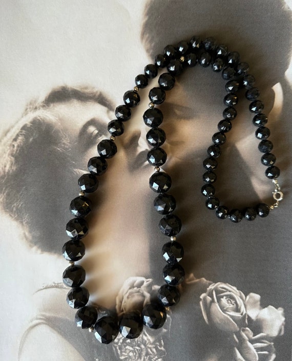 1950’s Black Faceted Round Gradient Bead Necklace