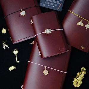 Personalisiertes A6 Trifold Pflanzlich gegerbtes Leder Journal: Nachfüllbares Traveler's Journal-Foil stamping