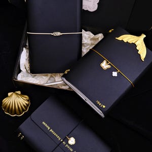 Gepersonaliseerde A5-driebladige plantaardig gelooid lederen dagboek: navulbaar reizigersdagboek - foliedruk