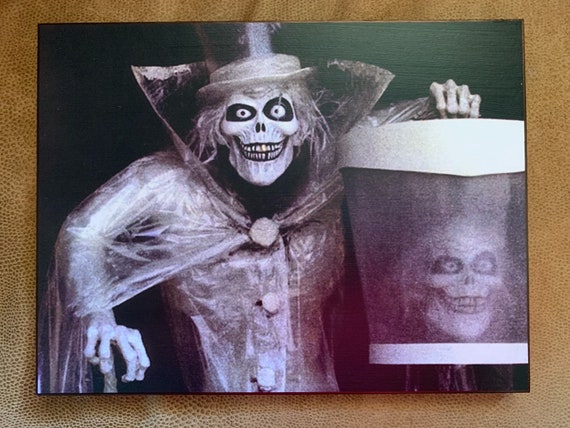 Haunted Mansion Hatbox Ghost Disneyland Art Decoupaged on Wood - Etsy