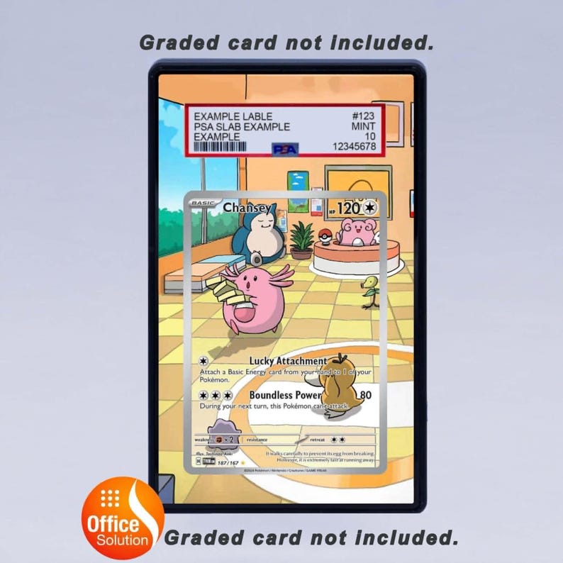 Puede incluir: Una carta de Pok&eacute;mon calificada con Chansey, con un fondo hologr&aacute;fico. La carta est&aacute; dentro de un soporte protector con una etiqueta que incluye un n&uacute;mero de serie e informaci&oacute;n de calificaci&oacute;n. Tambi&eacute;n est&aacute; el texto "Tarjeta calificada no incluida".