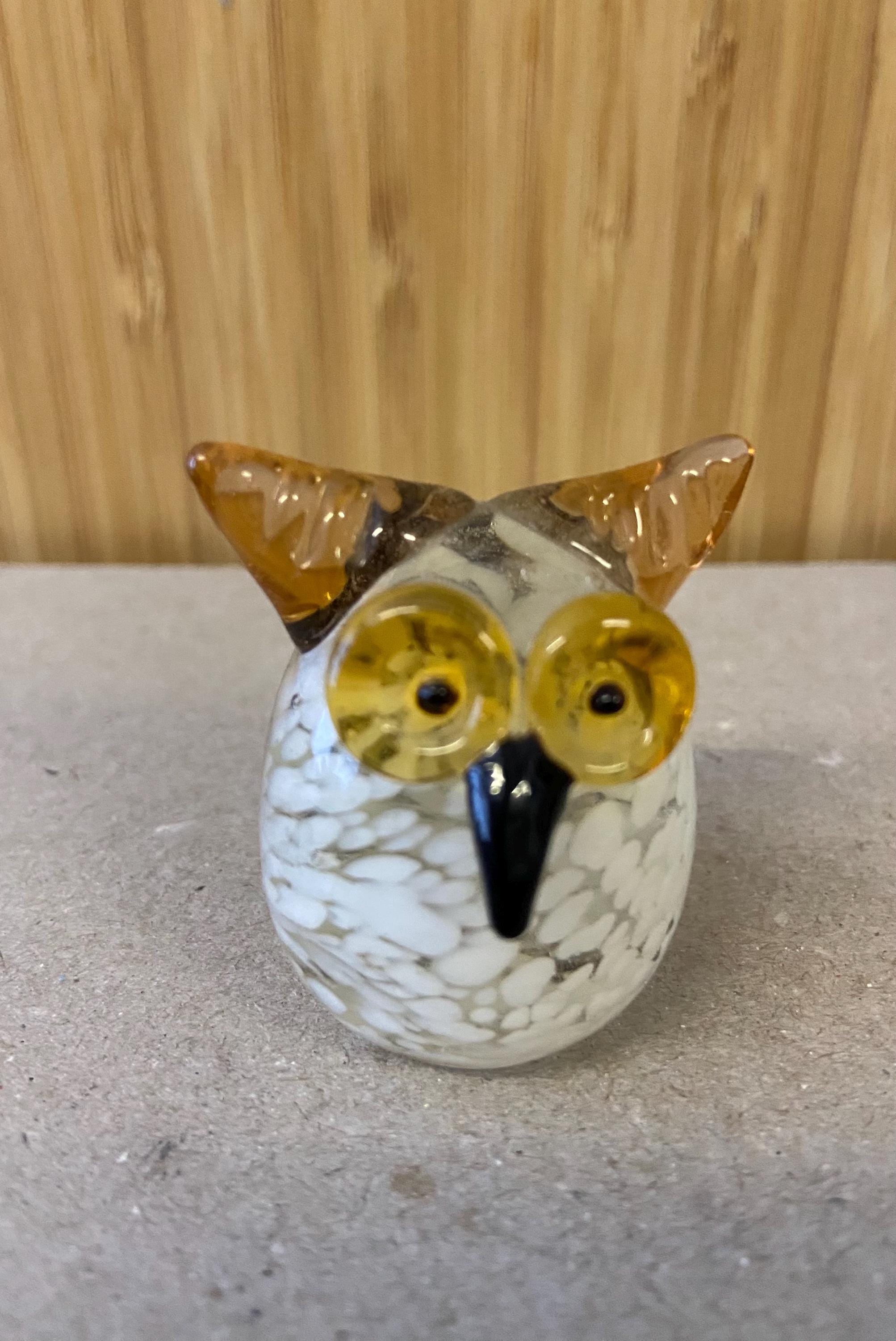 Vintage miniature hand-blown glass owl, objet d'art