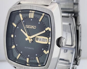 Vintage Seiko Automatic Watch: Green Sunburst Dial, Stainless Steel Cushion Case