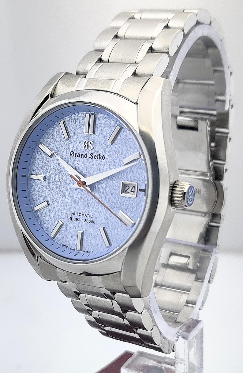 Vintage Grand Seiko Automatic Blue Dial Stainless Steel Men’s Watch Date Display image 2