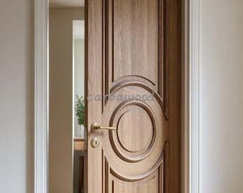 Handgemaakte massief houten deur met tweezijdige houtsnijwerk.