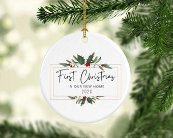 Ornement « Premier Noël dans notre nouvelle maison 2026 », cadeau de pendaison de crémaillère pour les nouveaux propriétaires, décoration souvenir en céramique