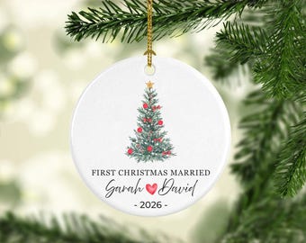 Ornement de Noël pour premier Noël de jeunes mariés, décoration personnalisée pour sapin de Noël de couple, cadeau de mariage sur mesure pour M. et Mme