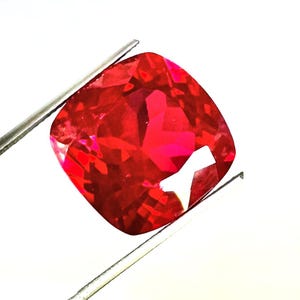 Rubino taglio cuscino da 25,85 ct, gemma sciolta per anello di fidanzamento / Pietra rosso sangue di piccione coltivata in laboratorio / Pietra portafortuna di luglio, regalo per lei