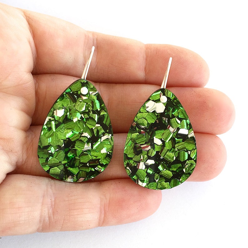 Classic Lush Glitter Drops Each To Own Original Emerald Green Glitter Laser Cut Earrings zdjęcie 2
