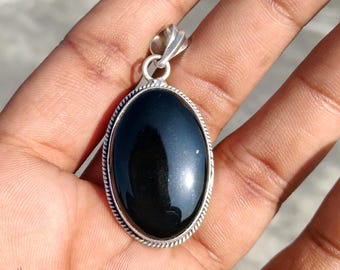 Collar grande con colgante ovalado de ónix negro // Joyería bohemia de plata de ley, regalo de San Valentín