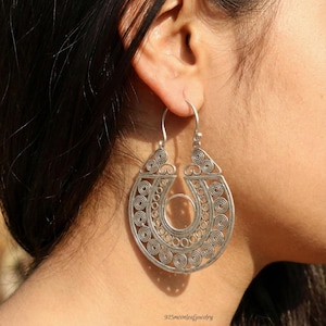 Pendientes de aro de plata con espiral tribal // Grandes, estilo étnico balinés // Joyas colgantes de filigrana bohemia