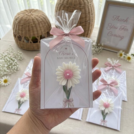 Custom Daisy Candle Baby Shower Favor, Personalized Floral Guest Gift, Boho Baby Shower Decor, Spring Party Bulk Favors, Custom Flower