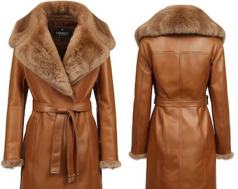 Cappotto lungo in vera pelle realizzato artigianalmente con lussuoso collo e polsini in pelliccia sintetica