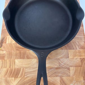 Vintage Wagner Sidney O #8 Cast Iron Skillet, 1930s, Restored, Collectible