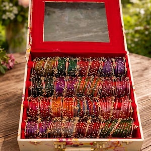 Brazaletes de cristal para novias de Cachemira / Conjunto de churas coloridas con detalles dorados