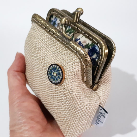 Women's Beaded Kiss Lock Clasp Bags - Decorative Coin Purses