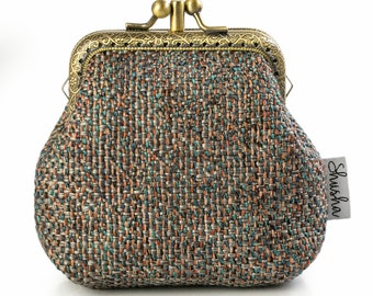 Vintage Style Kiss Lock Coin Purse – Elegant Handmade Retro Wallet