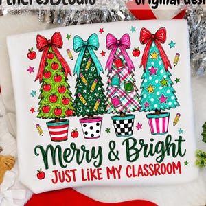 Fröhliche und strahlende Weihnachtsbäume (PNG), kariertes Polka-Dot-Design mit Spruch fürs Klassenzimmer, niedliche Bleistiftgrafik für die Feiertage, Lehrergeschenk (DTF-Download)
