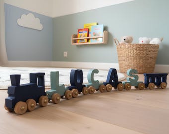 Gepersonaliseerde houten naamtrein, montessorispeelgoed, decoratie kinderkamer, trein babyalfabet