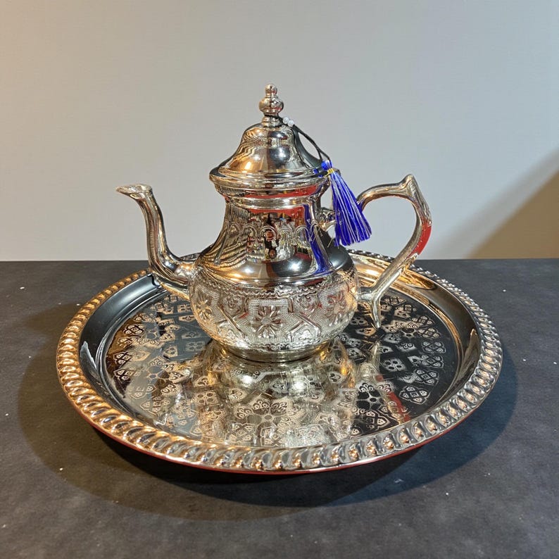 Moroccan Tea Set – Silver Teapot with 6 Handmade Glasses, Traditional Moroccan Serving Tray, Luxury Arabic Tea Set, Ramadan Gift, Home Decor Tray+teapots