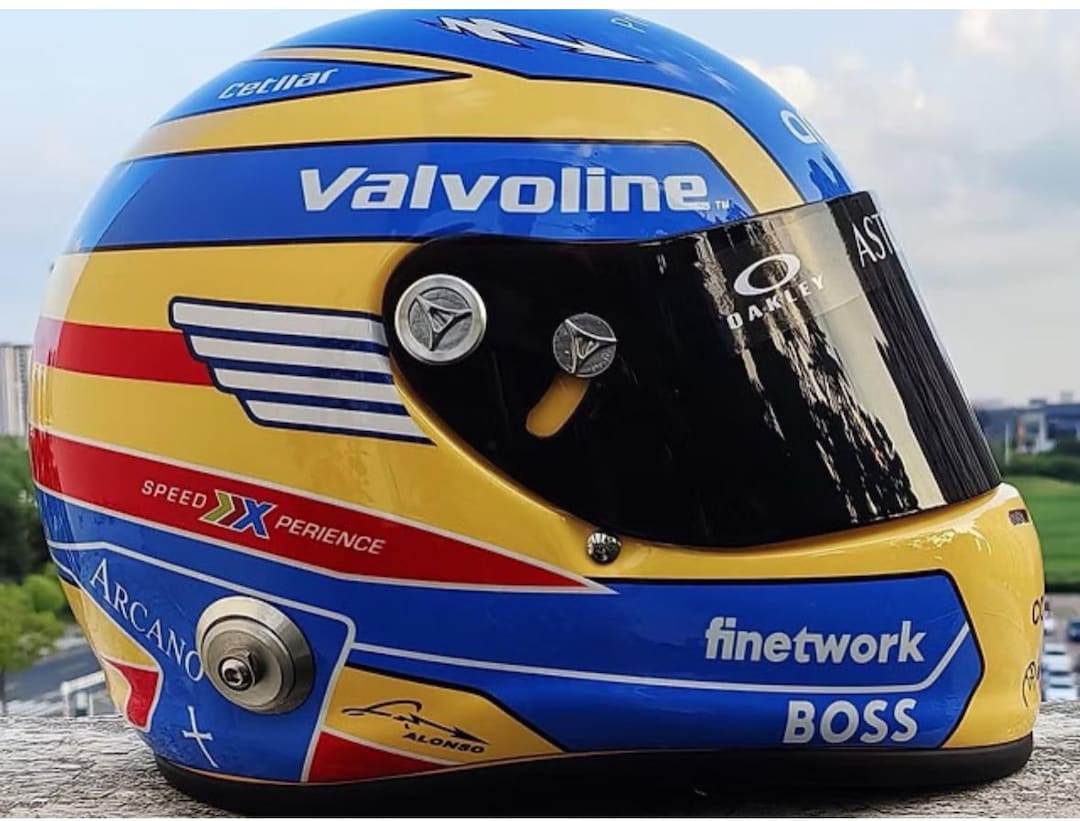 フェルナンド・アロンソ - アストンマーティンのレプリカヘルメット