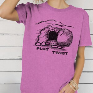 Plot Twist T-shirt | Tomm Tomb Sketch