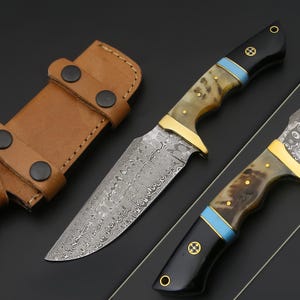 Handmade Damascus Steel Hunting Knife with Leather Sheath