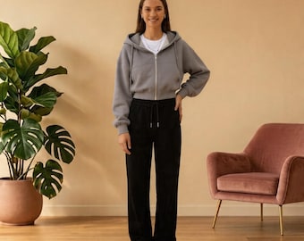 Cropped Zip-Up Hoodie for Women | Oversized Boxy Crop Sweatshirt | Full Zip with Pockets | Multiple Colors