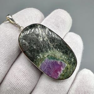 natural ruby zoisite pendant in Sterling silver 925/15 gram